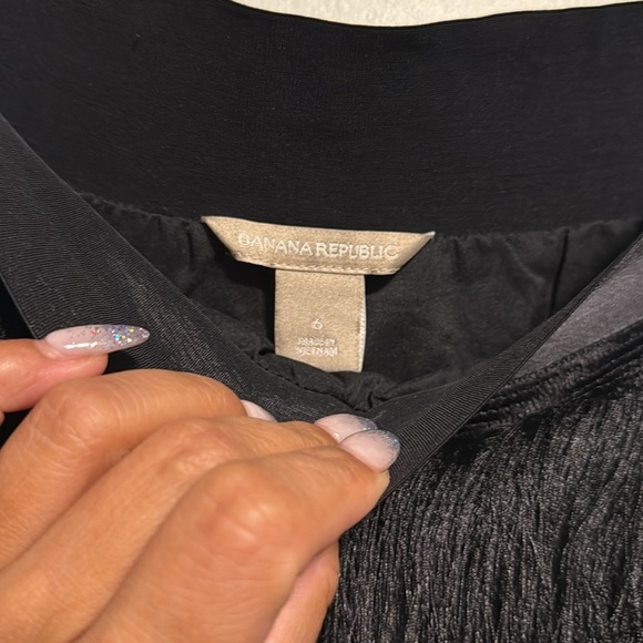 Banana Republic | Black Textured Tassel Tiered Mini Skirt - 6 - Picture 2 of 4